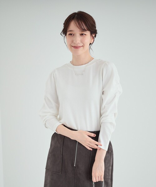 DRESKIP（ドレスキップ）の「◆きれいめにもモードにも　テレコパワショルトップス（Tシャツ/カットソー・レディース・イエロー/オフホワイト/ホワイト系5/ブラック・02/03/04）」の5枚目の写真