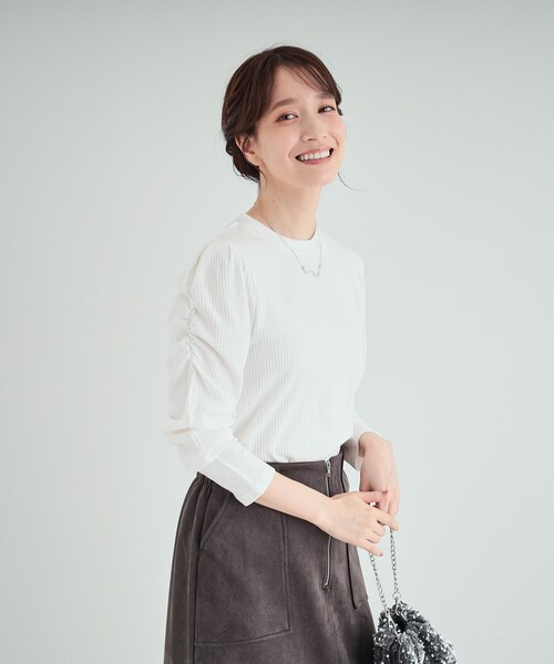 DRESKIP（ドレスキップ）の「◆きれいめにもモードにも　テレコパワショルトップス（Tシャツ/カットソー・レディース・イエロー/オフホワイト/ホワイト系5/ブラック・02/03/04）」の6枚目の写真