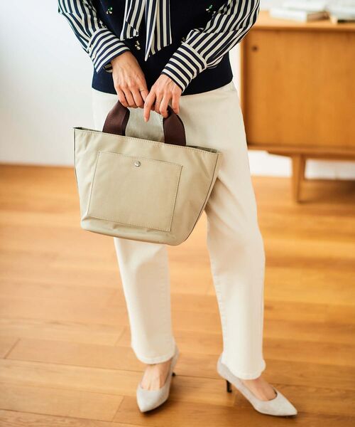 le.coeur blanc（ルクールブラン）の「テープハンドルナイロントート（トートバッグ・レディース・ベージュ/ブラック・FREE）」の8枚目の写真