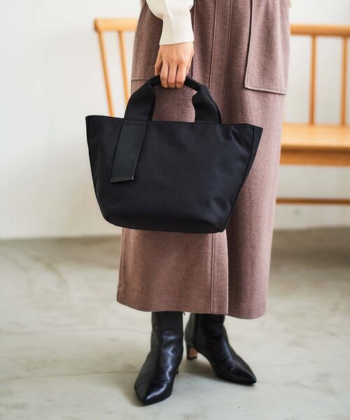 le.coeur blanc（ルクールブラン）の「テープハンドルナイロントート（トートバッグ・レディース・ベージュ/ブラック・FREE）」の11枚目の写真