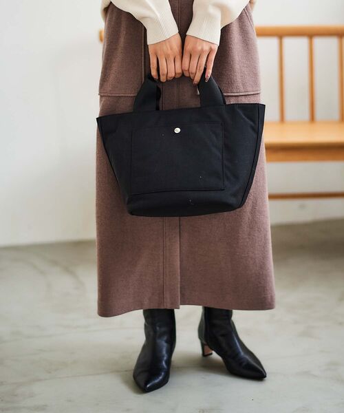 le.coeur blanc（ルクールブラン）の「テープハンドルナイロントート（トートバッグ・レディース・ベージュ/ブラック・FREE）」の13枚目の写真