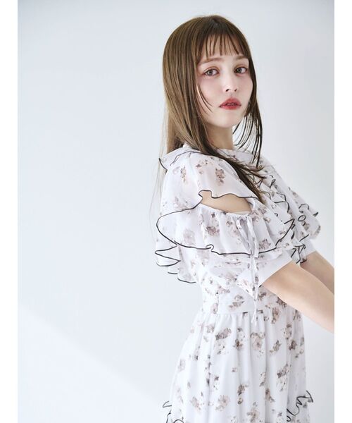 dazzlin（ダズリン）の「ラッフルリボンフラワーワンピース
