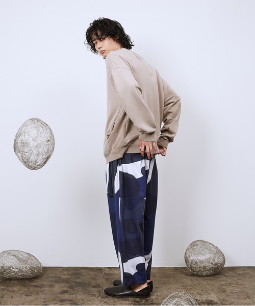 Dulcamara（ドゥルカマラ）の「ピグメントSWカラーチップトレーナー（スウェット・メンズ・グリーン/ベージュ/ブラック・0/1）」の9枚目の写真