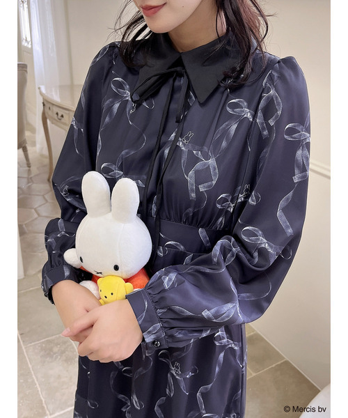 MIIA(ミーア)の「miffy 襟付きフレアマーメイドワンピース(ワンピース・レディース・ブラウン/ブラック/オフホワイト・FREE)」の4枚目の写真
