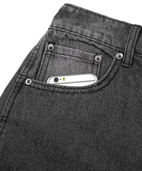 LUXSTYLE(ラグスタイル)の「オーバーダイダブルニーワイドデニムパンツ(デニムパンツ・メンズ・ブラック/ブルー/ブラック系その他・M/L)」の16枚目の写真