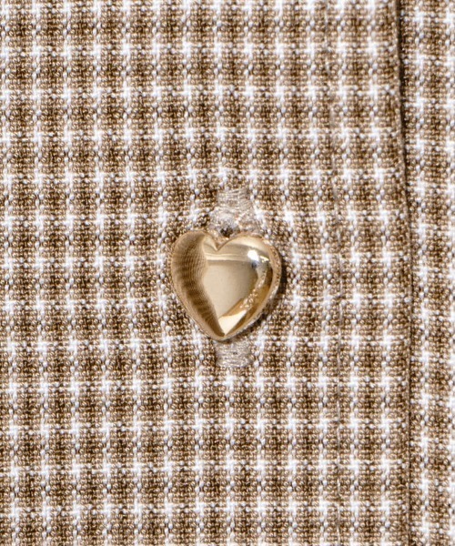 flower（フラワー）の「ハートボタンシャツ（シャツ/ブラウス・レディース・ベージュ/ブラウン・FREE）」の6枚目の写真