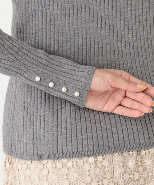 Afternoon Tea(アフタヌーンティー)の「パール付きタートルニットプルオーバー(ニット/セーター・レディース・ライトブルー/ネイビー/グレー・MEDIUM)」の7枚目の写真