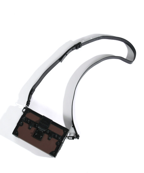 neos（ネオス）の「【neos】合成皮革 トランク型 ミニ ショルダー バッグ（ショルダーバッグ・メンズ・ブラック/ブラウン・FREE）」の7枚目の写真