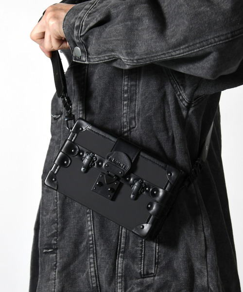 neos（ネオス）の「【neos】合成皮革 トランク型 ミニ ショルダー バッグ（ショルダーバッグ・メンズ・ブラック/ブラウン・FREE）」の9枚目の写真