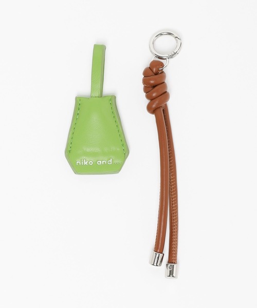 niko and...（ニコアンド）の「オリジナルチャーム付き2WAYボストンバッグ（ボストンバッグ・レディース・キャメル/ブラック・0）」の14枚目の写真