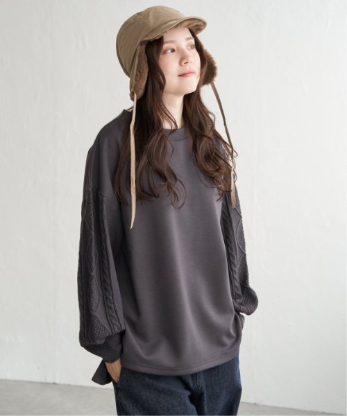 LBC（エルビーシー）の「ポンチケーブルニットスリーブプルオーバー（Tシャツ/カットソー・レディース・チャコールグレー/ブルー系その他/ホワイト・M）」の2枚目の写真