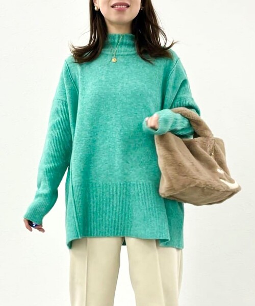 MICO COULIER(ミコクリエ)の「特紡毛異ゲージボトルネックチュニックニット(ニット/セーター・レディース・オフホワイト/グリーン/ライトグレー/ラベンダー・38)」の3枚目の写真