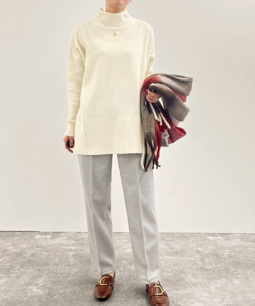 MICO COULIER(ミコクリエ)の「特紡毛異ゲージボトルネックチュニックニット(ニット/セーター・レディース・オフホワイト/グリーン/ライトグレー/ラベンダー・38)」の8枚目の写真