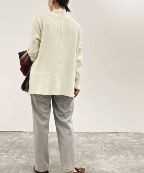 MICO COULIER(ミコクリエ)の「特紡毛異ゲージボトルネックチュニックニット(ニット/セーター・レディース・オフホワイト/グリーン/ライトグレー/ラベンダー・38)」の10枚目の写真