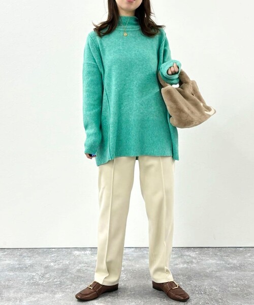 MICO COULIER(ミコクリエ)の「特紡毛異ゲージボトルネックチュニックニット(ニット/セーター・レディース・オフホワイト/グリーン/ライトグレー/ラベンダー・38)」の11枚目の写真