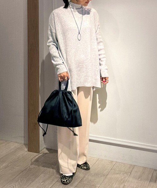 MICO COULIER(ミコクリエ)の「特紡毛異ゲージボトルネックチュニックニット(ニット/セーター・レディース・オフホワイト/グリーン/ライトグレー/ラベンダー・38)」の13枚目の写真