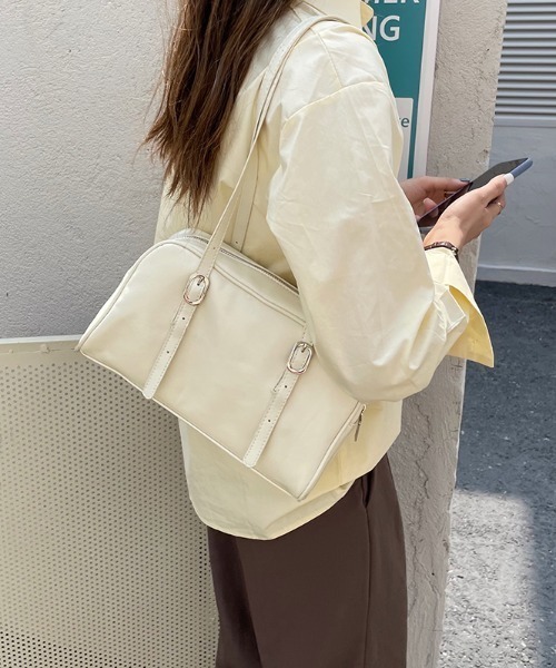 Teem Store(チームストア)の「ロングハンドルスクエアショルダーバッグ(ショルダーバッグ・レディース・ブラック/アイボリー・M)」の9枚目の写真