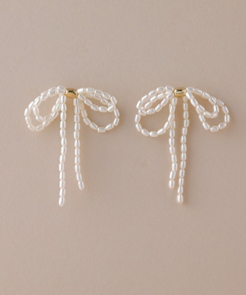 ◇◇金属アレルギー対応◇◇〈ecru〉 パールリボンピアス（ピアス（両