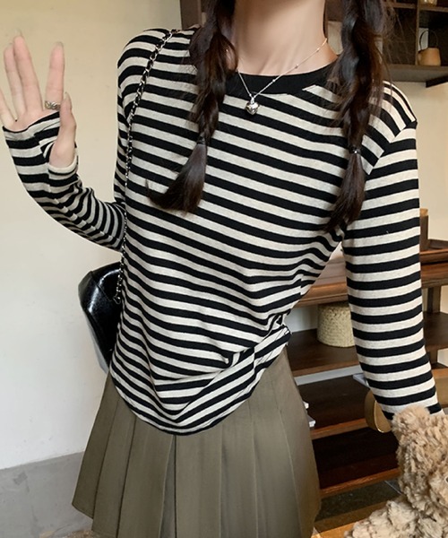 2ly2(トゥーリートゥー)の「万能アイテム!快適なボーダーロングTシャツ(Tシャツ/カットソー・レディース・ブラック/パープル/グリーン・FREE)」の1枚目の写真
