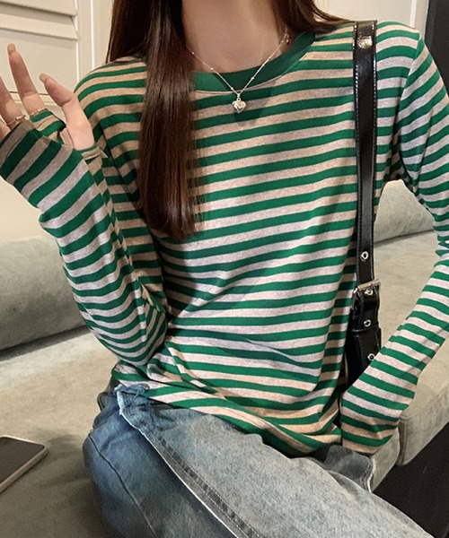 2ly2(トゥーリートゥー)の「万能アイテム!快適なボーダーロングTシャツ(Tシャツ/カットソー・レディース・ブラック/パープル/グリーン・FREE)」の4枚目の写真