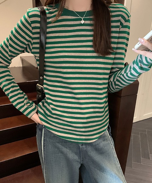 2ly2(トゥーリートゥー)の「万能アイテム!快適なボーダーロングTシャツ(Tシャツ/カットソー・レディース・ブラック/パープル/グリーン・FREE)」の17枚目の写真