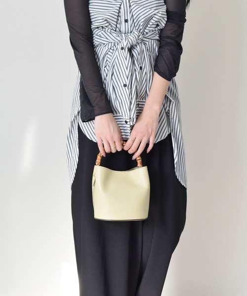 LORISTELLA(ロリステッラ)の「【LORISTELLA】バンブーハンドルレザーバケットバッグ(Q56509)(ハンドバッグ・レディース・ライトグリーン・ALL)」の2枚目の写真