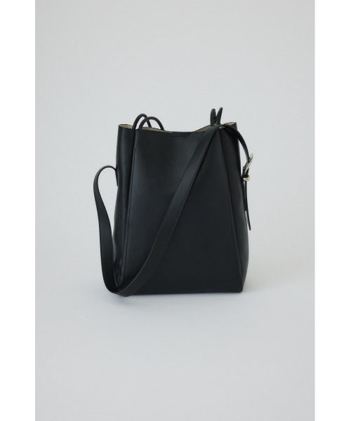 RIM.ARK リムアーク ハンドバッグ ショルダーバッグ ブラック RIM.ARK（リムアーク）の「Stripe padding shoulder bag
