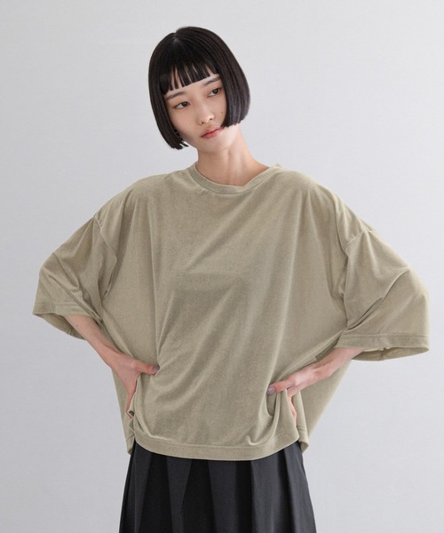 yuw(ユウ)の「シアーベロアBIGTee 319739(Tシャツ/カットソー・レディース・グリーン/グレー/ブラック・FREE)」の3枚目の写真