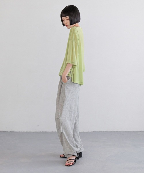 yuw(ユウ)の「シアーベロアBIGTee 319739(Tシャツ/カットソー・レディース・グリーン/グレー/ブラック・FREE)」の22枚目の写真