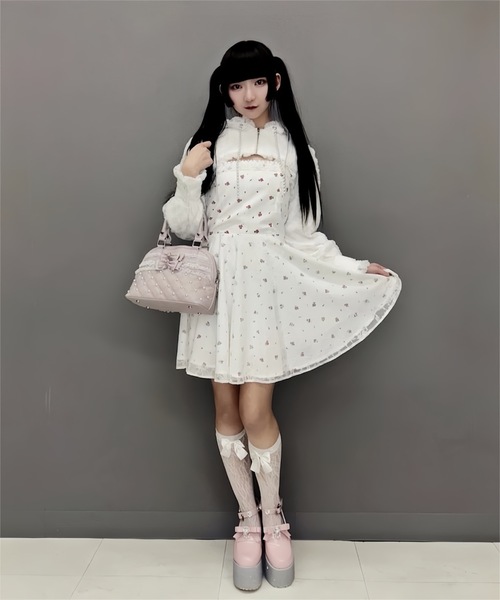 Ank Rouge(アンクルージュ)の「リボンとお花のキャミワンピース(ワンピース・レディース・ホワイト/ブラック・M)」の22枚目の写真