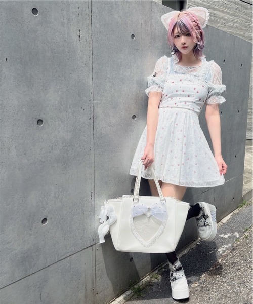 Ank Rouge(アンクルージュ)の「リボンとお花のキャミワンピース(ワンピース・レディース・ホワイト/ブラック・M)」の19枚目の写真