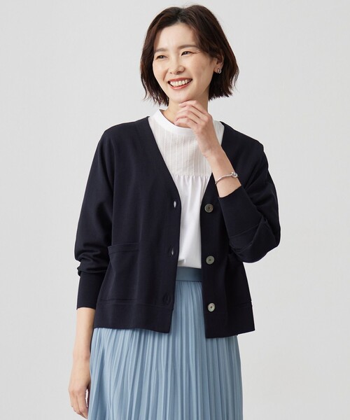 J.PRESS(ジェイプレス)の「【洗える】Cotton Acetate ドルマンスリーブ カーディガン(カーディガン/ボレロ・レディース・ベージュ系/ライトグリーン系/ネイビー系/ホワイト系・T13/T15)」の4枚目の写真