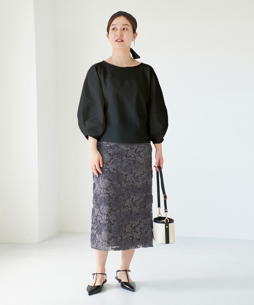 IENA(イエナ)の「《WEB・一部店舗限定》コットンストレッチバルーンスリーブプルオーバー(ニット/セーター・レディース・ブラック/スカイブルー/ホワイト・FREE)」の12枚目の写真