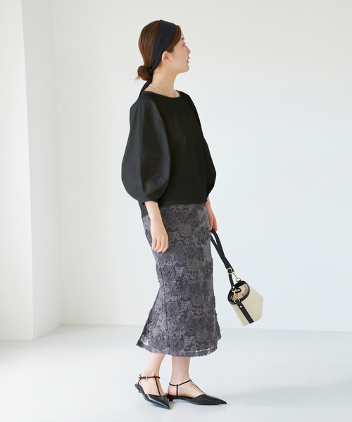 IENA(イエナ)の「《WEB・一部店舗限定》コットンストレッチバルーンスリーブプルオーバー(ニット/セーター・レディース・ブラック/スカイブルー/ホワイト・FREE)」の13枚目の写真