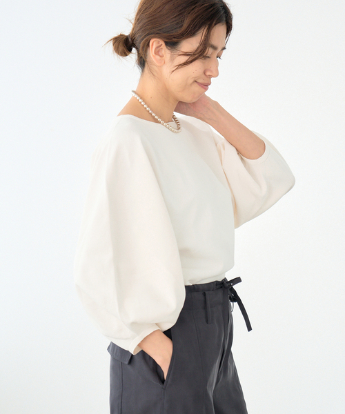 IENA(イエナ)の「《WEB・一部店舗限定》コットンストレッチバルーンスリーブプルオーバー(ニット/セーター・レディース・ブラック/スカイブルー/ホワイト・FREE)」の18枚目の写真