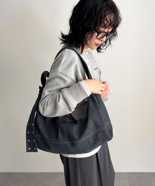 fredy emue(フレディエミュ)の「結びハンドルデニム/タイダイバッグ(ショルダーバッグ・レディース・ブラック/パープル系その他3・FREE)」の14枚目の写真
