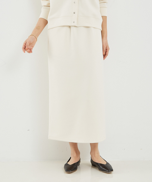 abahouse mavie(アバハウスマヴィ)の「【セットアップ対応】シルキーダンボールスウェットタイトスカート/春服/トレーナー(スカート・レディース・グレー系その他/オフホワイト/イエロー/スミクロ・フリー)」の2枚目の写真