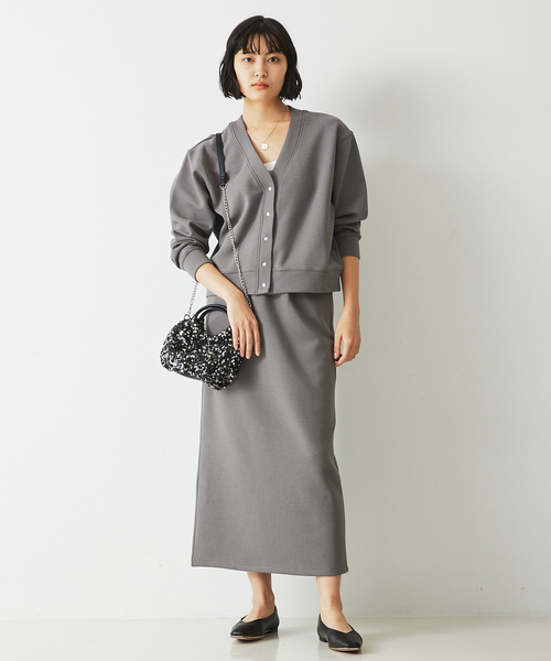 abahouse mavie(アバハウスマヴィ)の「【セットアップ対応】シルキーダンボールスウェットタイトスカート/春服/トレーナー(スカート・レディース・グレー系その他/オフホワイト/イエロー/スミクロ・フリー)」の5枚目の写真