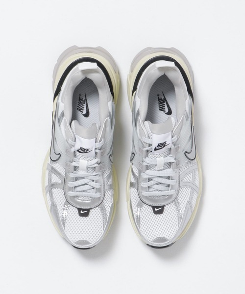 NIKE（ナイキ）の「NIKE　V2K ラン（スニーカー・レディース・シルバー系その他・23/23.5/24/24.5/25）」の3枚目の写真