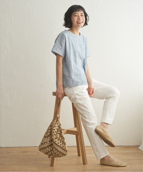 LBC（エルビーシー）の「ペイズリー刺繍ブラウス（シャツ/ブラウス・レディース・ネイビー/ホワイト/イエロー系その他/ターコイズブルー/グレー/チャコール/レッドパープル/ライトグリーン/コーラルピンク・M/L）」の19枚目の写真