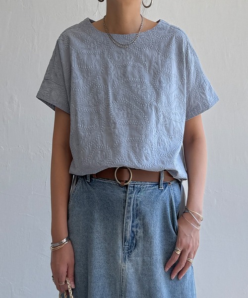 LBC（エルビーシー）の「ペイズリー刺繍ブラウス（シャツ/ブラウス・レディース・ネイビー/ホワイト/イエロー系その他/ターコイズブルー/グレー/チャコール/レッドパープル・M/L）」の3枚目の写真