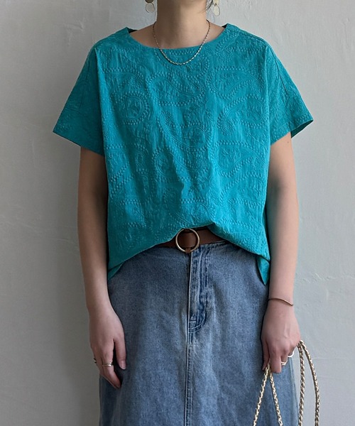 LBC（エルビーシー）の「ペイズリー刺繍ブラウス（シャツ/ブラウス・レディース・ネイビー/ホワイト/イエロー系その他/ターコイズブルー/グレー/チャコール/レッドパープル・M/L）」の5枚目の写真