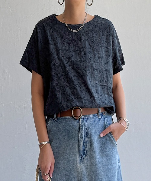 LBC（エルビーシー）の「ペイズリー刺繍ブラウス（シャツ/ブラウス・レディース・ネイビー/ホワイト/イエロー系その他/ターコイズブルー/グレー/チャコール/レッドパープル・M/L）」の4枚目の写真