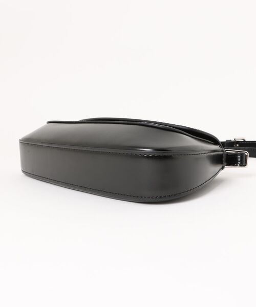 NiiNa(ニーナ)の「【 NiiNa / ニーナ 】高品質牛革 2way ワンハンドル ラウンド サドルバッグ(ショルダーバッグ・レディース・レッド/ブラウン/ブラック・FREE)」の18枚目の写真