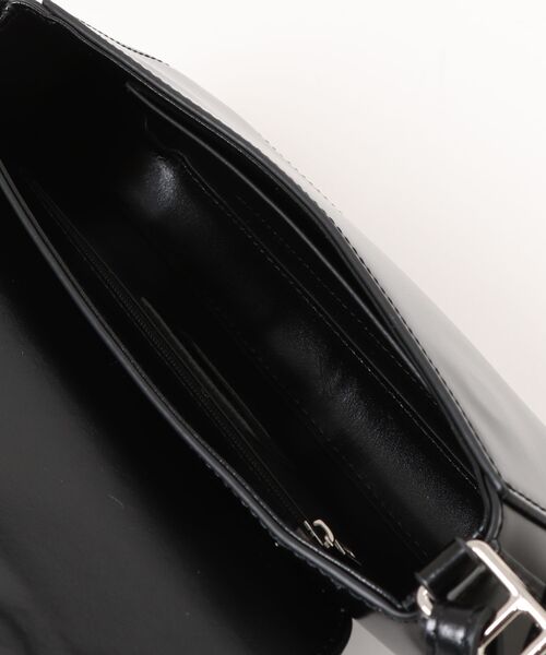 NiiNa(ニーナ)の「【 NiiNa / ニーナ 】高品質牛革 2way ワンハンドル ラウンド サドルバッグ(ショルダーバッグ・レディース・レッド/ブラウン/ブラック・FREE)」の19枚目の写真