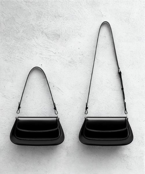 NiiNa(ニーナ)の「【 NiiNa / ニーナ 】高品質牛革 2way ワンハンドル ラウンド サドルバッグ(ショルダーバッグ・レディース・レッド/ブラウン/ブラック・FREE)」の7枚目の写真