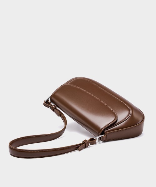 NiiNa(ニーナ)の「【 NiiNa / ニーナ 】高品質牛革 2way ワンハンドル ラウンド サドルバッグ(ショルダーバッグ・レディース・レッド/ブラウン/ブラック・FREE)」の12枚目の写真