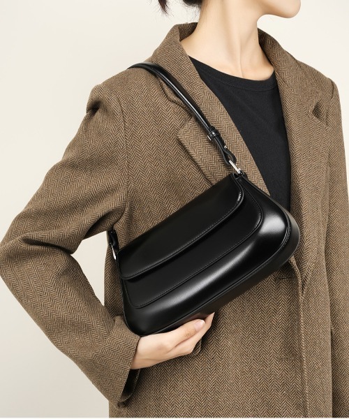 NiiNa(ニーナ)の「【 NiiNa / ニーナ 】高品質牛革 2way ワンハンドル ラウンド サドルバッグ(ショルダーバッグ・レディース・レッド/ブラウン/ブラック・FREE)」の16枚目の写真