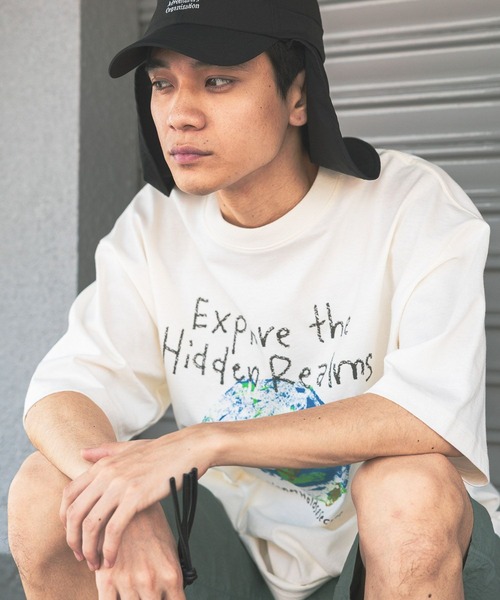 niko and...(ニコアンド)の「スペースグラフィックTシャツ(Tシャツ/カットソー・メンズ・ブラウン/ブラック/オフホワイト・LARGE/MEDIUM)」の7枚目の写真