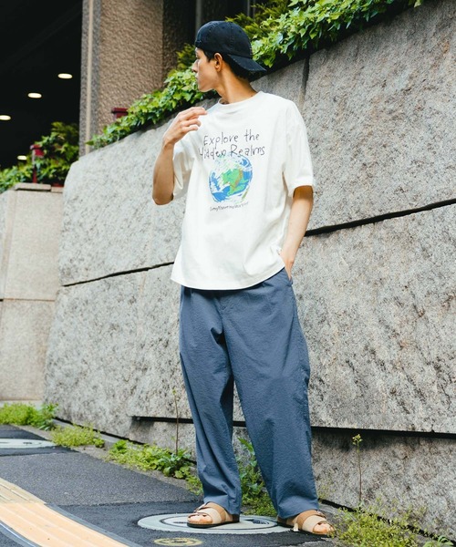 niko and...(ニコアンド)の「スペースグラフィックTシャツ(Tシャツ/カットソー・メンズ・ブラウン/ブラック/オフホワイト・LARGE/MEDIUM)」の8枚目の写真